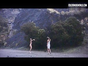 Sydney Ray, Jessica Knopf Gore, Scissoring scene in Ballet of Blood (2016) 6
