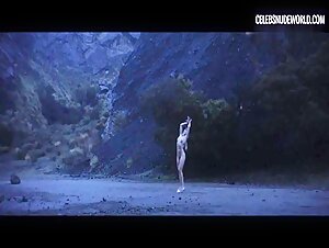 Sydney Ray Barefoot, Ballet scene in Ballet of Blood (2016) 8