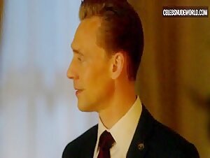 Elizabeth Debicki Night, Walking scene in The Night Manager (2016) 11