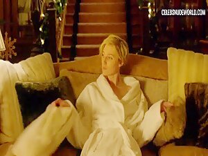 Elizabeth Debicki Night, Walking scene in The Night Manager (2016) 5