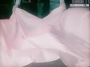 Elizabeth Debicki Underwear, Undressing scene in The Night Manager (2016) 11
