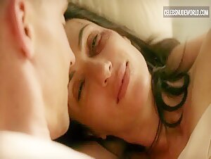 Aure Atika Sex, Man/Woman scene in The Night Manager (2016) 19