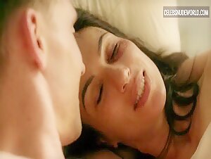 Aure Atika Sex, Man/Woman scene in The Night Manager (2016) 20
