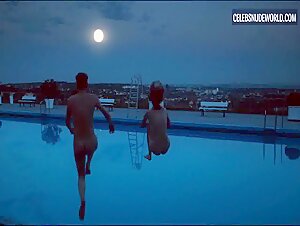 Lisa Wagner Butt, Outdoors scene in Kommissarin Heller: Hitzschlag (2016) 16