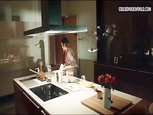 Karolina Lodyga Intruder, Brunette scene in Kommissarin Heller: Hitzschlag (2016) 15