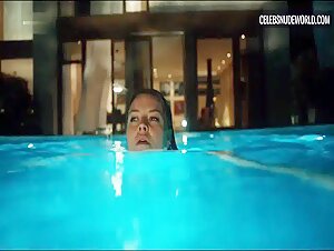Karolina Lodyga Drinking, Thong scene in Kommissarin Heller: Hitzschlag (2016) 16