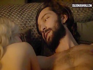 Emilia Clarke Sexy, Blonde scene in Game of Thrones (2011-2019) 18