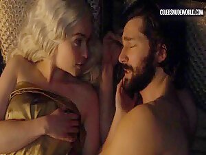 Emilia Clarke Sexy, Blonde scene in Game of Thrones (2011-2019) 4