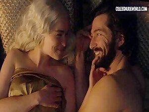 Emilia Clarke Sexy, Blonde scene in Game of Thrones (2011-2019) 5