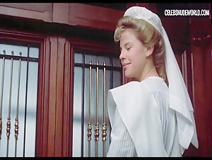 Traci Lind Nude, breasts scene in The Road to Wellville (1994) 17