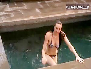 Madeline Zima Sexy, bikini scene in Californication (2007-2014) 3
