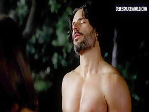 Kelly Overton, Jamie Gray Hyder breasts, lesbian scene in True Blood (2008-2014) 18