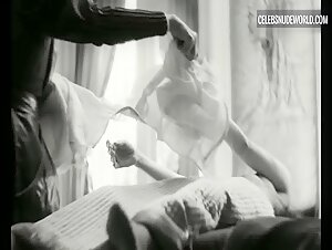 Emma Stone breasts, Nude scene in Poor Things (2023) 11