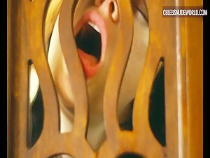 Emma Stone breasts, butt scene in Poor Things (2023) 4