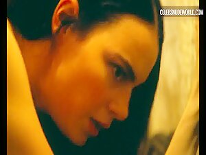 Emma Stone Nude, butt scene in Poor Things (2023) 14