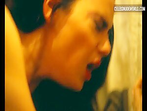 Emma Stone Nude, butt scene in Poor Things (2023) 18