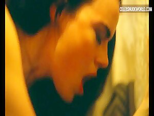 Emma Stone Nude, butt scene in Poor Things (2023) 20