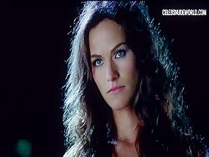 Kelly Overton butt, Nude scene in True Blood (2008-2014) 13