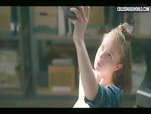 Hannah Einbinder Selfie, Sexy scene in Hacks (2021)