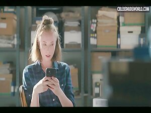 Hannah Einbinder Selfie, Sexy scene in Hacks (2021) 2