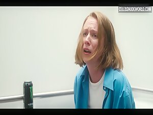 Hannah Einbinder Sexy, Toilet scene in Hacks (2021) 10