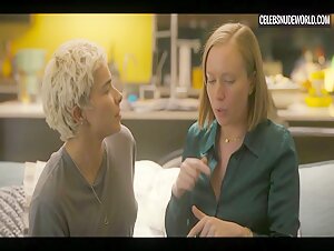 Hannah Einbinder, Paula Andrea Placido lesbian, Sexy scene in Hacks (2021) 18