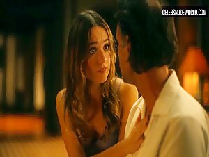 Aimée-Lou Wood Sexy, Bedroom scene in The White Lotus (2021-2025)