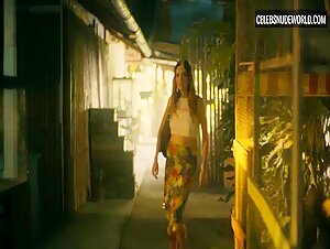 Aimée-Lou Wood Pokies, Sexy scene in The White Lotus (2021-2025) 18