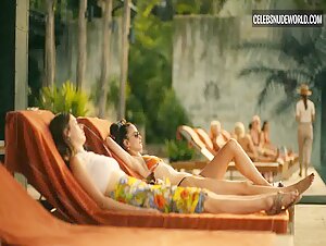 Aimée-Lou Wood, Charlotte Le Bon bikini, Sexy scene in The White Lotus (2021-2025) 1