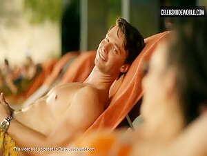 Aimée-Lou Wood, Charlotte Le Bon bikini, Sexy scene in The White Lotus (2021-2025) 20