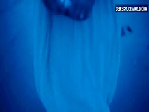 Parker Posey Beach, Sexy scene in The White Lotus (2021-2025) 1