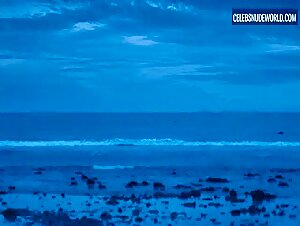 Parker Posey Beach, Sexy scene in The White Lotus (2021-2025) 18