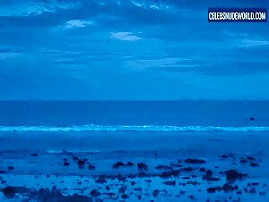 Parker Posey Beach, Sexy scene in The White Lotus (2021-2025) 20