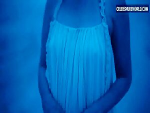 Parker Posey Beach, Sexy scene in The White Lotus (2021-2025) 3