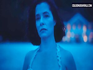 Parker Posey Beach, Sexy scene in The White Lotus (2021-2025) 6