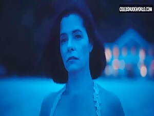 Parker Posey Beach, Sexy scene in The White Lotus (2021-2025) 8