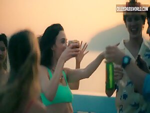 Aimée-Lou Wood, Charlotte Le Bon Sexy, bikini scene in The White Lotus (2021-2025)