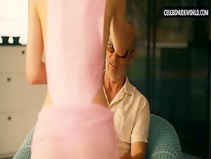 Charlotte Le Bon, Praiya Suandokmai bikini, Sexy scene in The White Lotus (2021-2025) 15