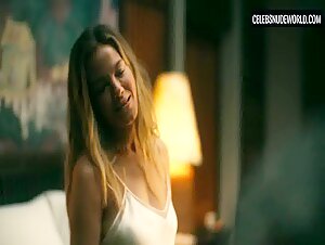 Michelle Monaghan Sexy, underwear scene in The White Lotus (2021-2025) 12