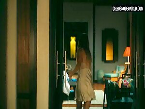 Michelle Monaghan Sexy, underwear scene in The White Lotus (2021-2025) 3