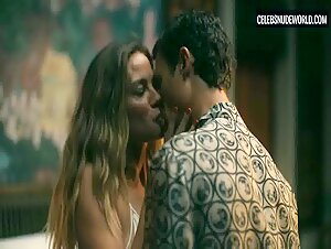 Michelle Monaghan Sexy, underwear scene in The White Lotus (2021-2025) 4