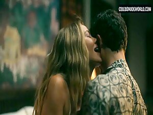 Michelle Monaghan Sexy, underwear scene in The White Lotus (2021-2025) 7