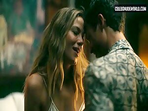 Michelle Monaghan Sexy, underwear scene in The White Lotus (2021-2025) 9