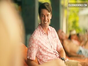 Aimée-Lou Wood, Charlotte Le Bon bikini, Sexy scene in The White Lotus (2021-2025) 5