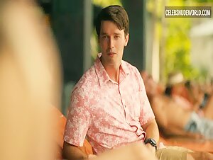 Aimée-Lou Wood, Charlotte Le Bon bikini, Sexy scene in The White Lotus (2021-2025) 8