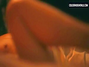 Charlotte Le Bon underwear, Sexy scene in The White Lotus (2021-2025) 3