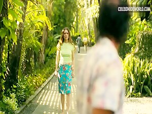 Aimée-Lou Wood Pokies, Sexy scene in The White Lotus (2021-2025) 2