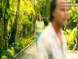 Aimée-Lou Wood Pokies, Sexy scene in The White Lotus (2021-2025) 4