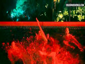 Michelle Monaghan, Carrie Coon breasts scene in The White Lotus (2021-2025) 10