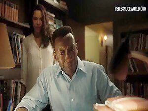 Carmen Ejogo Brunette, Sexy scene in True Detective (2014-2024) 14